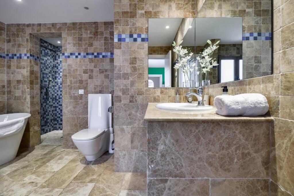 Big Stylish And Modern Apartment In Madrid Centre Εξωτερικό φωτογραφία