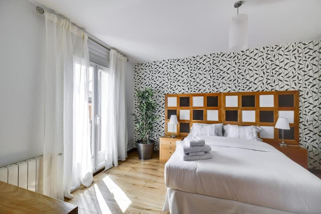 Big Stylish And Modern Apartment In Madrid Centre Εξωτερικό φωτογραφία